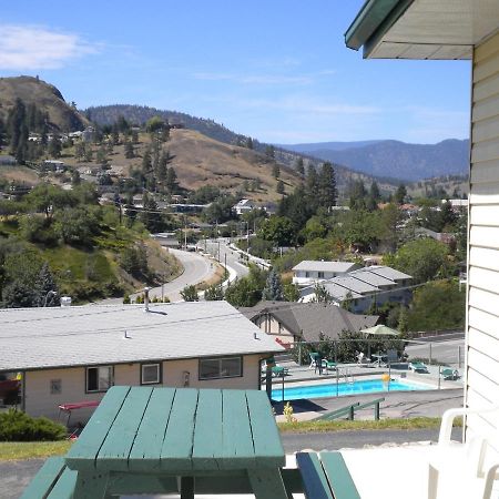 Pleasant View Motel Summerland Exteriör bild