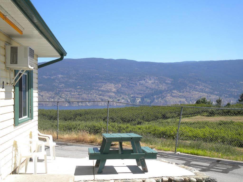Pleasant View Motel Summerland Exteriör bild